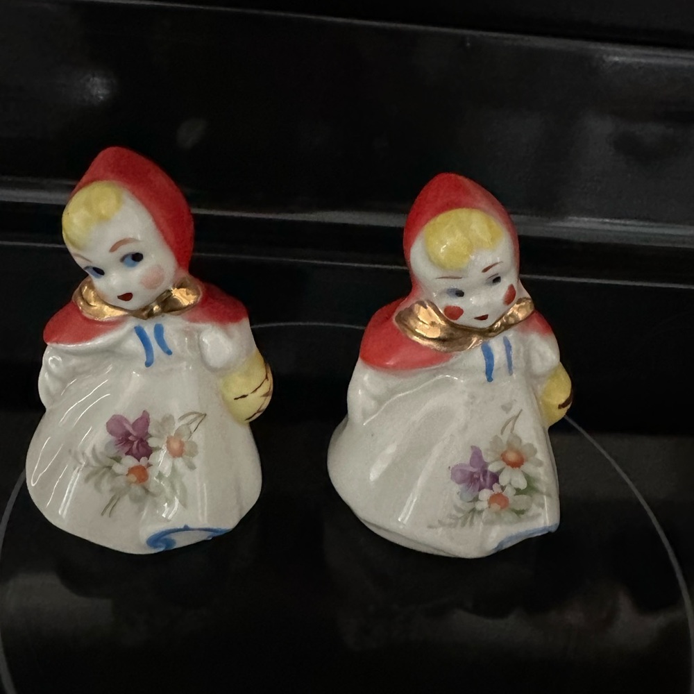Vtg Hull Little Red Riding Hood Salt and Pepper Shakers